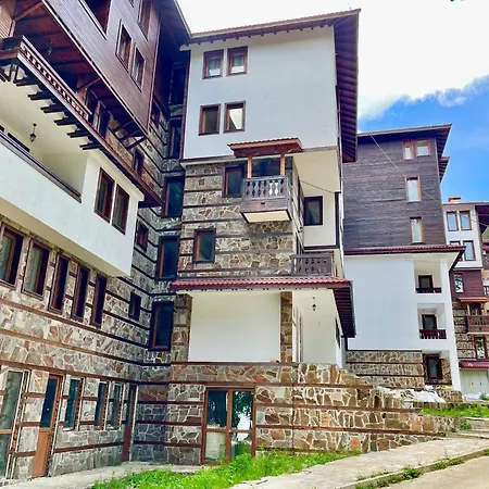 Spacious One-bedroom With Large Panoramic Terrace Apartment *