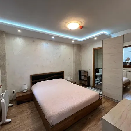 Spacious One-bedroom With Large Panoramic Terrace Apartment