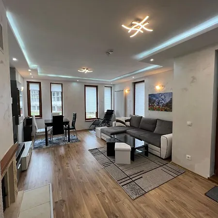 Apartment Spacious One-bedroom With Large Panoramic Terrace *